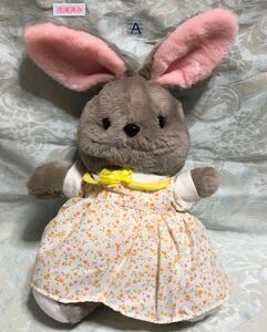 A グレーウサギ ぬいぐるみ 小花柄ワンピース(オレンジとピンクの花） 30cm ワンピース うさぎ ウサギ 兎 メルヘン ファンシー 昭和レトロ 