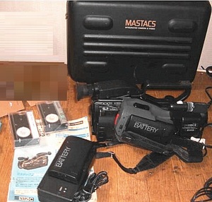 日立　ビデオカメラ　VM-S63　　（u20）