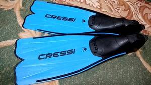 CRESSI RONDINELLA　シュノーケリング＆ダイビングフィン　ロングブレード フルフット　メーカーサイズ：41/42 (26〜26.5cm)　ブルー　