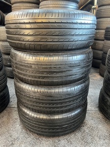 215/60R17 YOKOHAMA BluEarth RV-03　2024年製　4本　32,000円　京都から