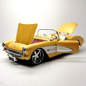 ギミック多数 1/18 シボレー コルベット C1 昭和の名車 旧車 シェビー 1957 Chevy CHEVROLET マッスルカー アメ車 V8 Muscle 1円〜 111713