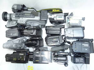 Z35F ビデオカメラ 大量 １４台 ソニー SONY DCR-VX9000 TRV735 CCD- TR 900 45 850 TRV30 PANA VICTOR FUJIX KYOCERA 等 ジャンク 