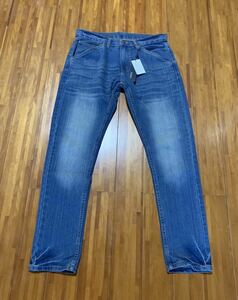 新品：ストレッチデニム テーパードシルエット Mサイズ ダメージ加工 Levis EDWIN