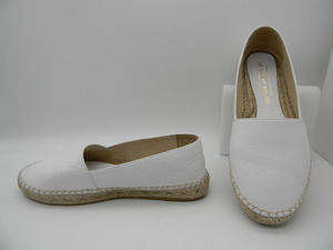 ◇♪【 LE CRABE ROUGE 】◆ 白の革靴（３６サイズ）２２．５ｃｍ位 パンプス フラットシューズ スペイン製 HITMAN＆Co．