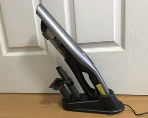 ☆ハンディークリーナー 掃除機 充電スタンド付き ワンタッチゴミ捨て