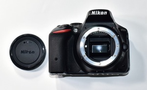 ★1円～【ジャンク品】NIKON ニコン D5500 ボディ 他おまけつき★