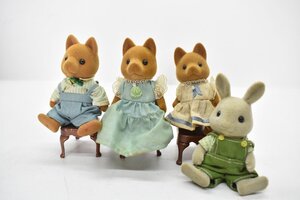 シルバニアファミリー 初期 人形 4体 & イス 3脚まとめて[Sylvanian Families][うさぎ][いぬ][アーバンライフ][レトロ][当時物]