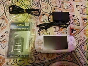 良品　動作確認/初期化済　 PSP-1000 　ホワイト　 プレイステーション ポータブル SONY 新品バッテリー【送料無料】 