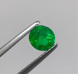 エメラルドルース (0.83ct)