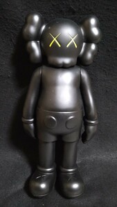 《委託販売 Y213》KAWS COMPANION OPENEDITION BLACK 立ち約36cm 詳細不明 未鑑定。