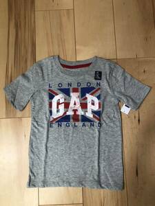 Tシャツ 半袖Tシャツ グレー 子ども　110 GAP ロゴ　イギリス　綿　新品　タグ付き　男の子