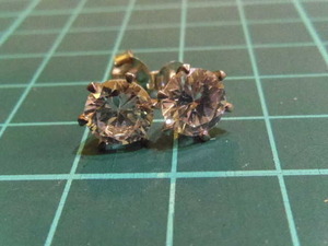 CZピアス　７ｍｍ　NO２０