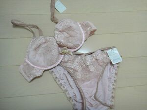 ※※新品ピンク×ベージュ花刺繍ブラ・ショーツ(B70/M)￥5250
