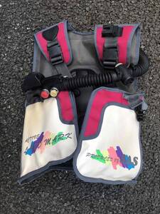 SAS エスエーエス BCD アクティブ ランドマーク ピンク×白 ダイビングスーツ 中古