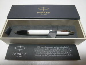 パーカー　PARKER　ボールペン　ホワイト＆ブラック＆シルバー　新品！！