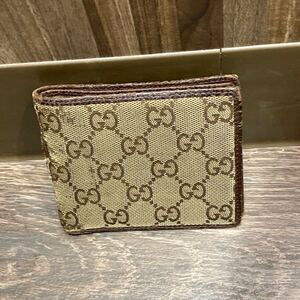 GUCCI グッチ GGキャンバス 財布 二つ折り レディース ブランド 正規品 人気商品 送料無料 大特価 おすすめ セール