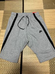 Nike Sportswear（ナイキ）NSWスウェットハーフパンツ グレー黒 サイズXL 新品