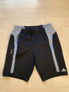 SALE★A adidas ハーフパンツ　ブラック