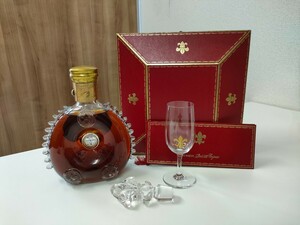 【1円〜】未開栓 古酒 レミーマルタン ルイ13世 金キャップ REMY MARTIN バカラボトル 箱/冊子/替栓 シリアルナンバー一致 布に古着臭