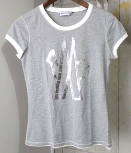 美品 モンクレール プリント ロゴレディース カットソー Tシャツ XS シャツ グレー 半袖 シャツ