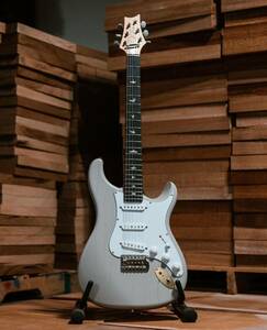 新品未使用　PRS DEAD SPEC SILVER SKY