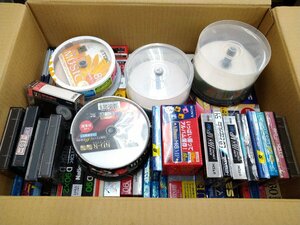 記録媒体 大量セット カセットテープ ミニディスク MD CD-R DVD-RW BD-R DVD-RW VHSテープ まとめ売り 映像機器 未開封多数