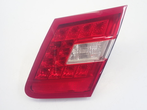 224815/C50　レンズ再生品　ベンツ　Eクラス　W212　前期　LED　テール　フィニッシャー　ガーニッシュ　右　右側　A2129060258