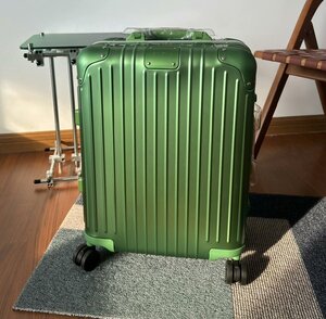 RIMOWA リモワ オリジナル キャビン Original Cabin Twist 機内持ち込み用スーツケース スーツケース 21インチ 35リットル グリーン 中古 T