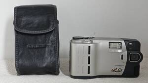 M-8427 【同梱不可】980円～ 現状品　FUJIFILM/フジフィルム　コンパクト　デジタルカメラ　DS-20　Clip-lt　シルバー　通電確認済み　