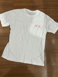 ユニクロ　UNIQLO UT カウズ　KAWS Tシャツ　160サイズ