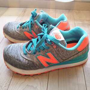 希少 ニューバランス 23cm スニーカー 574 レディース グレー×オレンジ×グリーン New Balance 