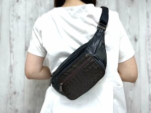 極美品 BOTTEGA VENETA ボッテガヴェネタ イントレチャート ボディバッグ ウエストポーチ バッグ レザー×ナイロン 黒×茶 メンズ 75739