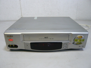 ☆SANYO VHS ビデオデッキ VZ-H680！100サイズ発送