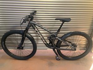 【引取り限定】【未使用】TREK 23 FUEL EX 5 DEORE BLK (M)