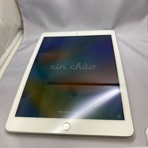 74 Apple iPad (5th generation) Wi-Fi 32GB SILVER A1822 Apple SIMフリー 