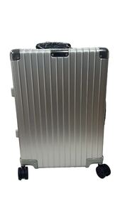 RIMOWA リモワ Classic Fight 機内持ち込み用スーツケース スーツケース 20インチ 37リットル 中古