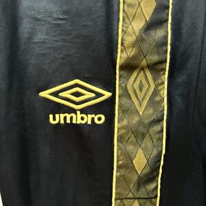 O 美品 UMBRO アンブロ 金 ゴールド サイドライン ジャージ トラックパンツ デサント 00s Y2K スポーツウェア スポーツミックス 古着