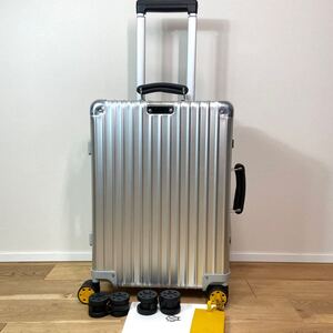 使用2回・カスタム　RIMOWA リモワ　CLASSIC CABIN S クラシックキャビン　キャリーケース　 機内持ち込み　シルバー　 スーツケース