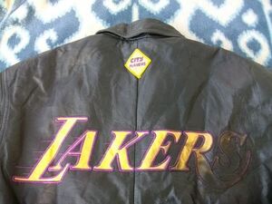 ロサンゼルス レイカーズ レザー？革？黒ジャケット 外側は美品 M Los Angeles Lakers NBA