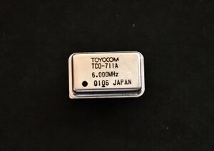 トヨコム（TOYOCOM）の未使用品の水晶発振器「6MHz（型名 TOC-711A）」2個③ 