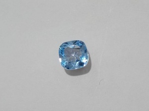 天然 ブルートパーズ　角型　ルース　1.2ct　0.3g