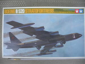 【新品未開封】タミヤ 1/100 ボーイングB-52D ストラトフォートレス