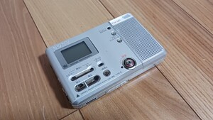 ☆美品☆ SONY MD WALKMAN ソニー MZ-B10 ポータブルMDレコーダー MDプレーヤー ④