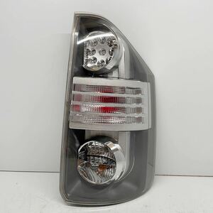 【コーティング済】ZRR70 ZRR75 VOXYヴォクシー NOAH ノア テールライト ランプ レンズ 右側 運転席側 R LED 点灯確認済 28-199 P60504