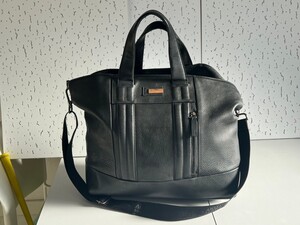 ARMANI COLLEZIONI（アルマーニコレツォーニ）レザーショルダーバッグ