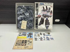 G324-X6-128 アリイ 当時物 マクロスシリーズ 1/72スケール アーマードバルキリー VF-1J プラモデル 現状品①