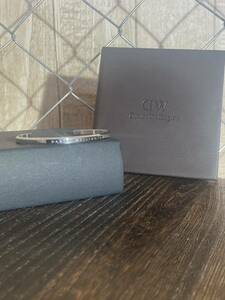 Daniel Wellington ダニエルウェリントン シルバーバングル Classic CUFF クラシック カフ ブレスレット　size:M