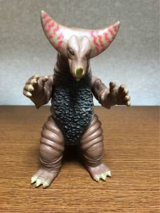 中古品 ウルトラマン 怪獣シリーズ ゴモラ 送料340円