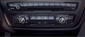 BMW　黒白カーボン調　エアコン　 セントラル コントロール　装飾ボタン　エンブレム　２点