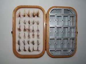 ! ! !　Richard Wheatley Wooden Fly Box with Fliesー③　! ! !